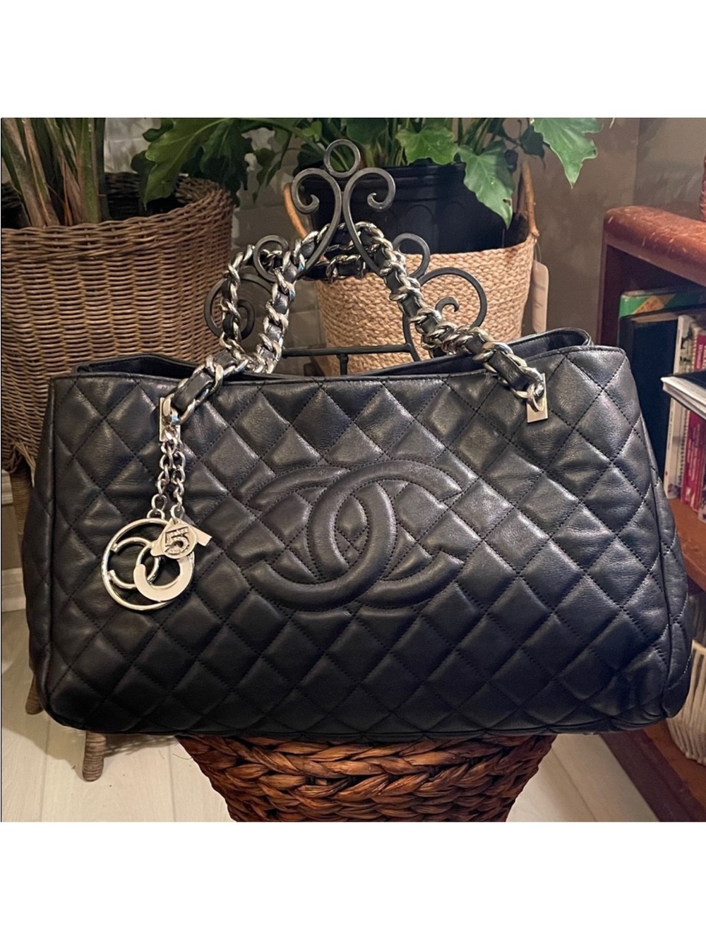 CC Shoulder Travel Bag - Black Quilted with Silver Accents High Quality Fashion - Picture 2 of 16